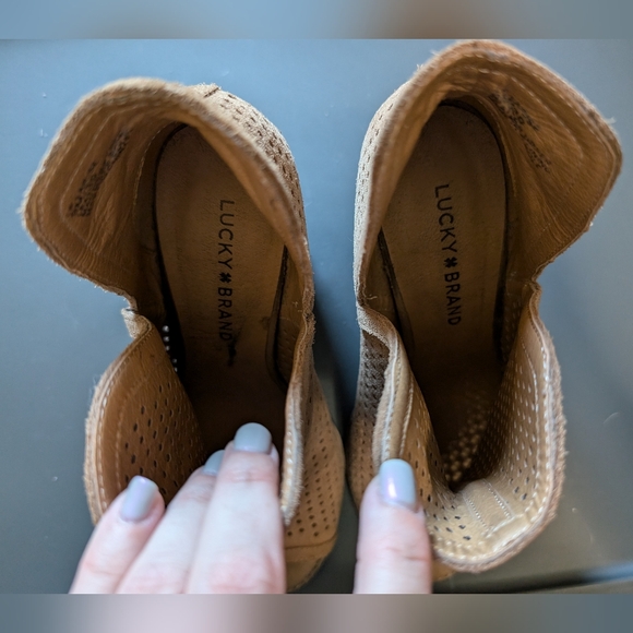 LUCKY BRAND Larise Pull On Leather Heel Boots W9 Brown - Picture 4 of 7